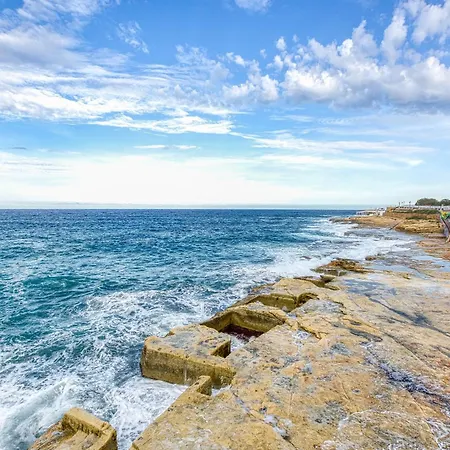 Rokna Seaview شقة *